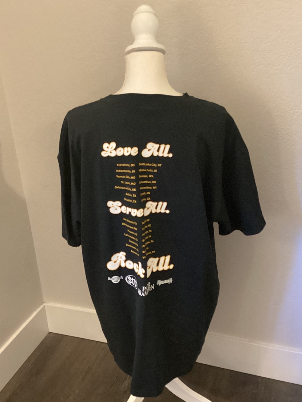 Hard Rock Cafe Black Graphic Short-Sleeve Crewneck T-Shirt - Picture 3 of 4